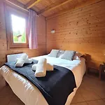 Goutelle, Paisible En Pleine Nature Chalet
