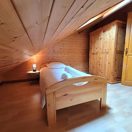 Goutelle, Paisible En Pleine Nature Chalet