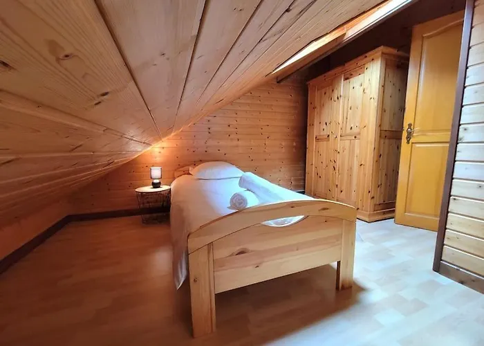 Goutelle, Paisible En Pleine Nature Chalet